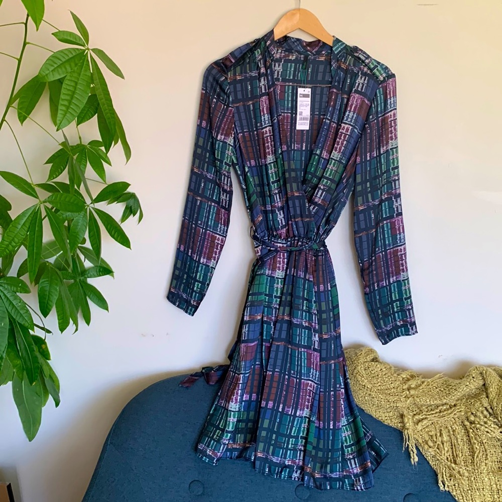 Nwt  united colours of Benetton plaid v neck midi long sleeve belted fal…